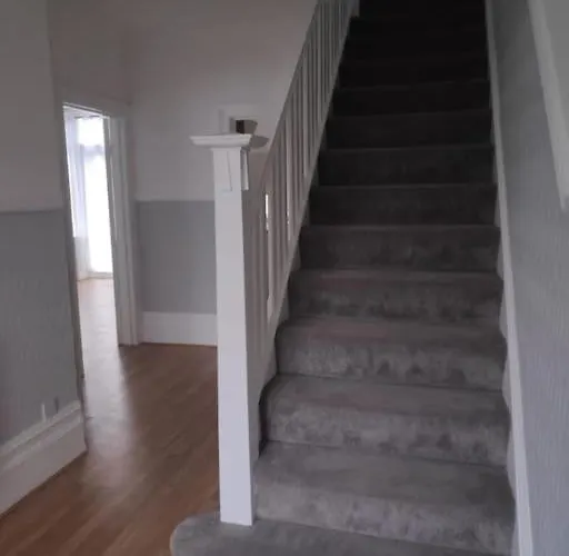 Beautiful Large House With 4 Or Maximum 5 Bedrooms 10 Beds 17 Guests 3 Bathrooms