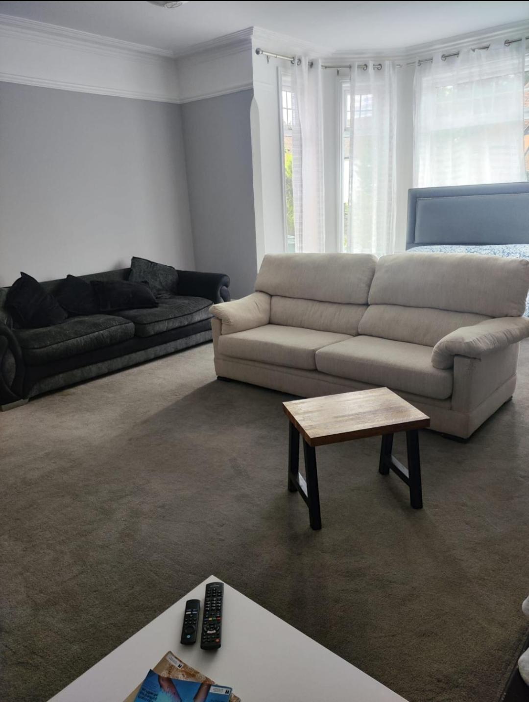 Beautiful Large House With 4 Or Maximum 5 Bedrooms 10 Beds 17 Guests 3 Bathrooms * Caversham